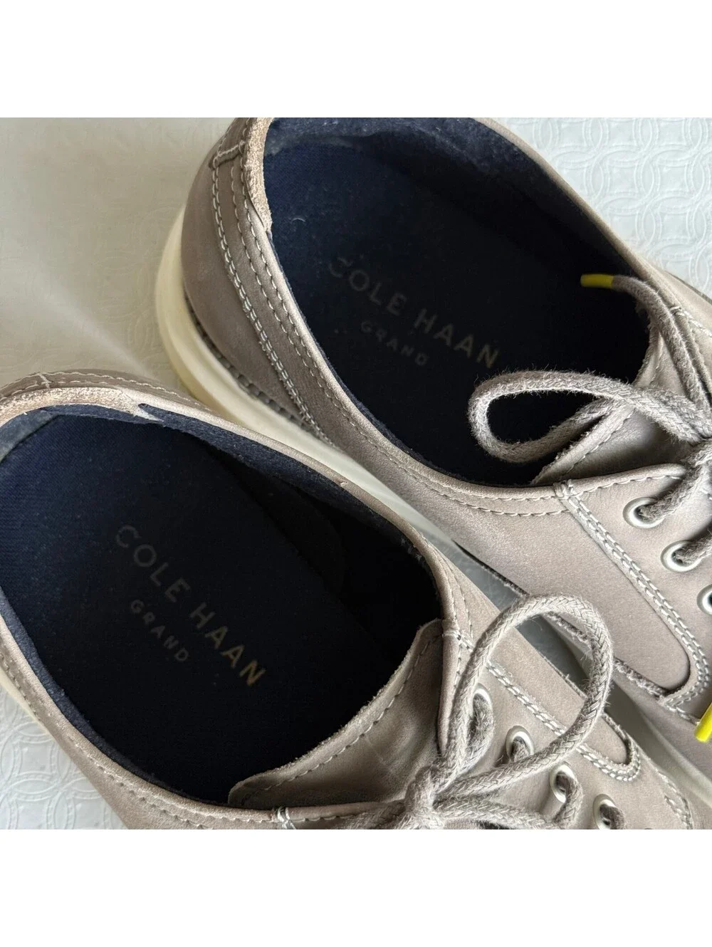 Cole Haan Men's Taupe Leather Oxford Shoes with White Sole Size 9M